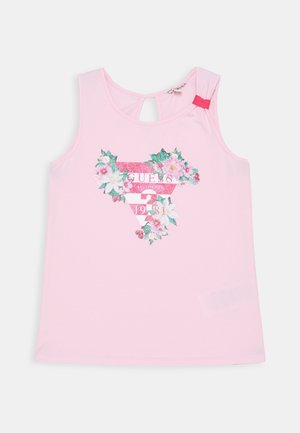 Roze mouwloze top met glinsterend bloemig Guess-logo en een uitsnijding aan de achterkant met een kleine rode strik op de schouder.