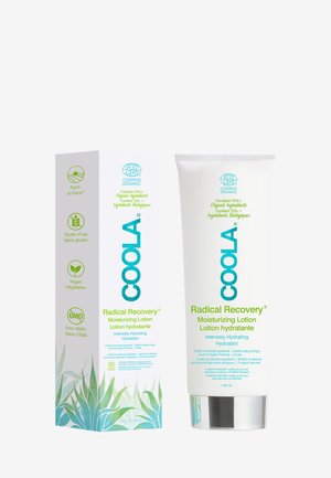 COOLA Radical Recovery Feuchtigkeitslotion Tube und Verpackung mit Bio-, veganen, glutenfreien und gentechnikfreien Labels in grünem und blauem Design.