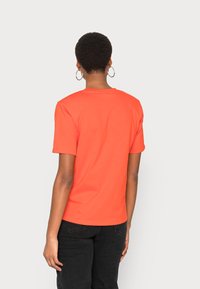 Gestuz JORY TEE - T-shirt estampada - red alert