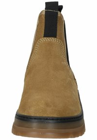 Braune Wildleder-Ankle Boots mit schwarzen elastischen Seitenpaneelen, verstärkten Nähten und einer strukturierten Gummisohle. Winklige Form, minimalistisches Design.