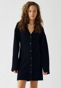 Unausgewählt, black