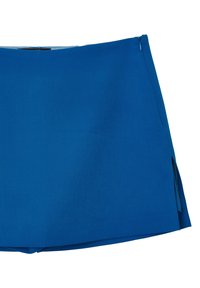 Blauer Minirock aus glattem Stoff mit einem seitlichen Reißverschluss und zwei vorderen Schlitzen für Details. Einfaches Design in einfarbig.