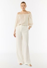 comma CARMEN beżowy