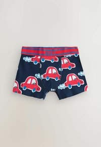 Drengernes boxershorts i navy blå stof med et gentagende mønster af røde biler og skyer. Elastisk talje med røde og blå striber.