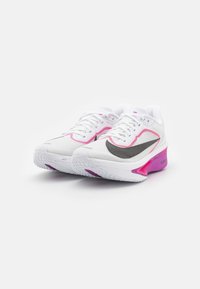 Nike Performance ZOOM FLY 6 - Road running shoes - white/black/vivid grape/hyper pink/hydrangeas/dark raisin