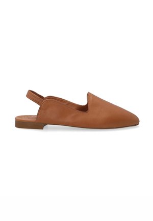Braune Leder-Slingback-Ballettschuhe mit spitzem Zehenbereich, minimalistischem Design, flacher Sohle und ausgeschnittenen Seiten für Atmungsaktivität.
