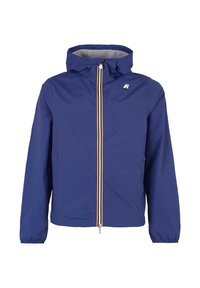 Námornícky modrá vetrovka s kapucňou, ktorá má predný zips s žltým akcentom, elastické manžety a mäkkú vnútornú podšívku.
