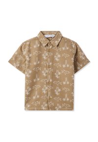 Camicia a maniche corte in tessuto beige con motivo di pesci bianchi e palme, caratterizzata da un colletto con bottoni e bottoni frontali.