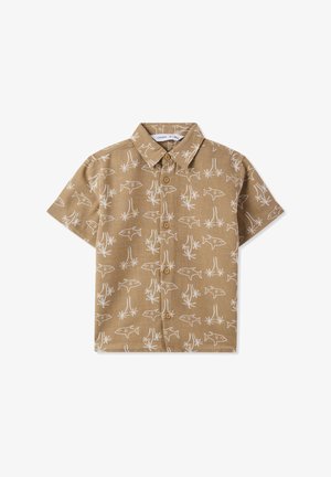 Camicia a maniche corte in tessuto beige con motivo di pesci bianchi e palme, caratterizzata da un colletto con bottoni e bottoni frontali.