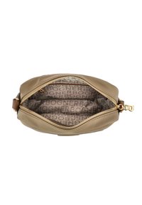 Borsa a tracolla beige con una texture liscia, chiusura con zip e hardware dorato. Interno foderato con un motivo a logo "BOGNER" ripetuto.
