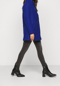 ONLY Petite Kort kappa / rock - blue