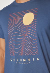 Columbia CSC™ SEASONAL LOGO TEE - T-shirt estampada - blue/dark blue