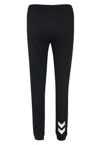 Schwarze Sporthosen mit elastischem Bund und weißem Chevron-Muster am linken Bein. Glattes, leichtes Material. Reguläre Passform.