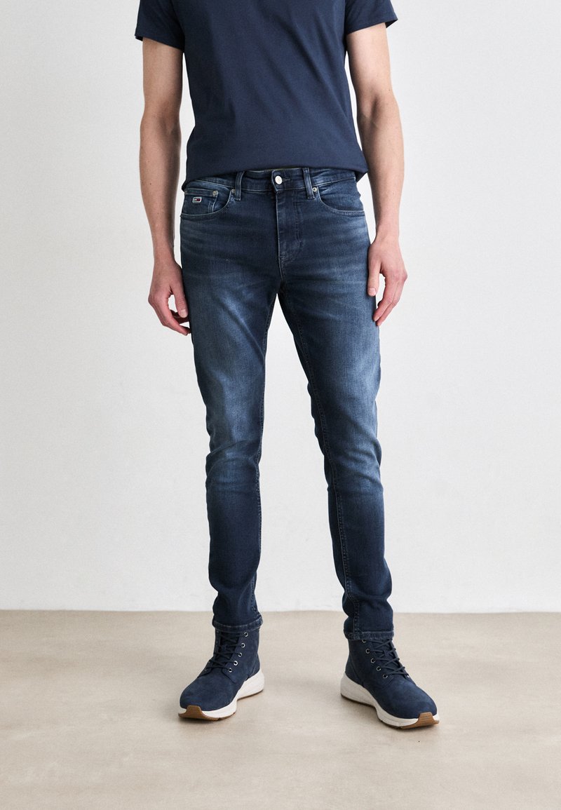 Tommy Jeans - AUSTIN TAPERED - Vaqueros slim fit - denim dark, Ampliar