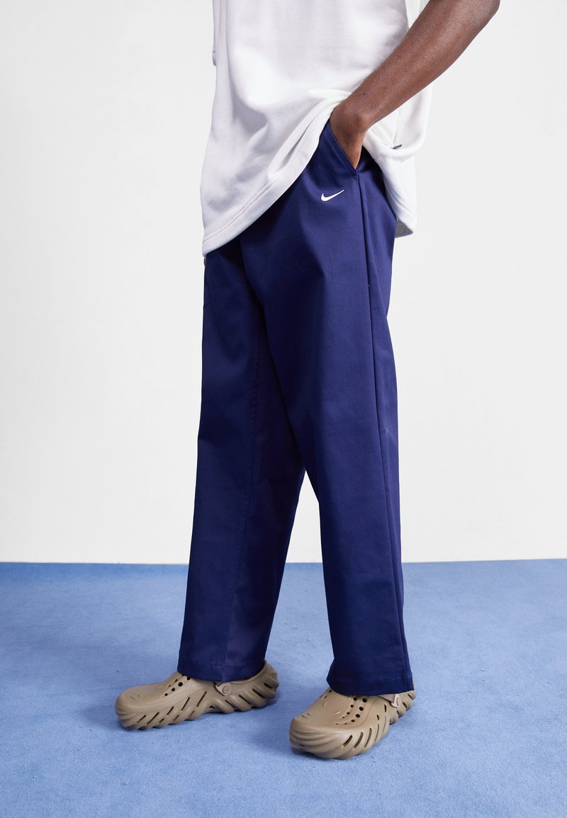Nike Sportswear PANT - Kalhoty - midnight navy/(white)