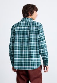 Thumbnail Image 4