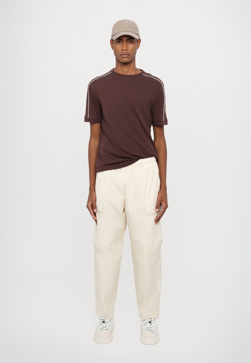 EA7 Emporio Armani Cargobroek wit