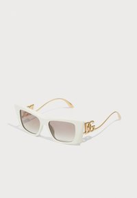 Unselected, cream