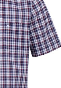 Camicetta a maniche corte con bottoni, in tessuto a quadri rosso, blu navy e bianco. Presenta una tasca sul petto e una texture morbida in cotone.