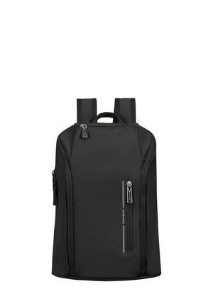 Schwarzer Rucksack mit modernem Design, ausgestattet mit einem oberen Griff, verstellbaren Riemen, zwei Reißverschlussfächern und einer strukturierten Materialoberfläche.