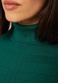Morgan MENTOS - Pulover - green
