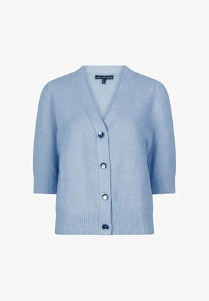 Lichtblauwe gebreide cardigan met korte mouwen, V-hals en vijf donkerblauwe knopen aan de voorkant, geribbelde zoom en manchetten.