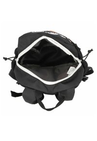 Zaino nero con una chiusura a zip bianca, caratterizzato da un ampio scomparto principale e spallacci regolabili, realizzato in tessuto resistente.