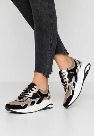 Baskets basses - black