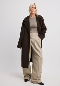 NA-KD Broek - beige