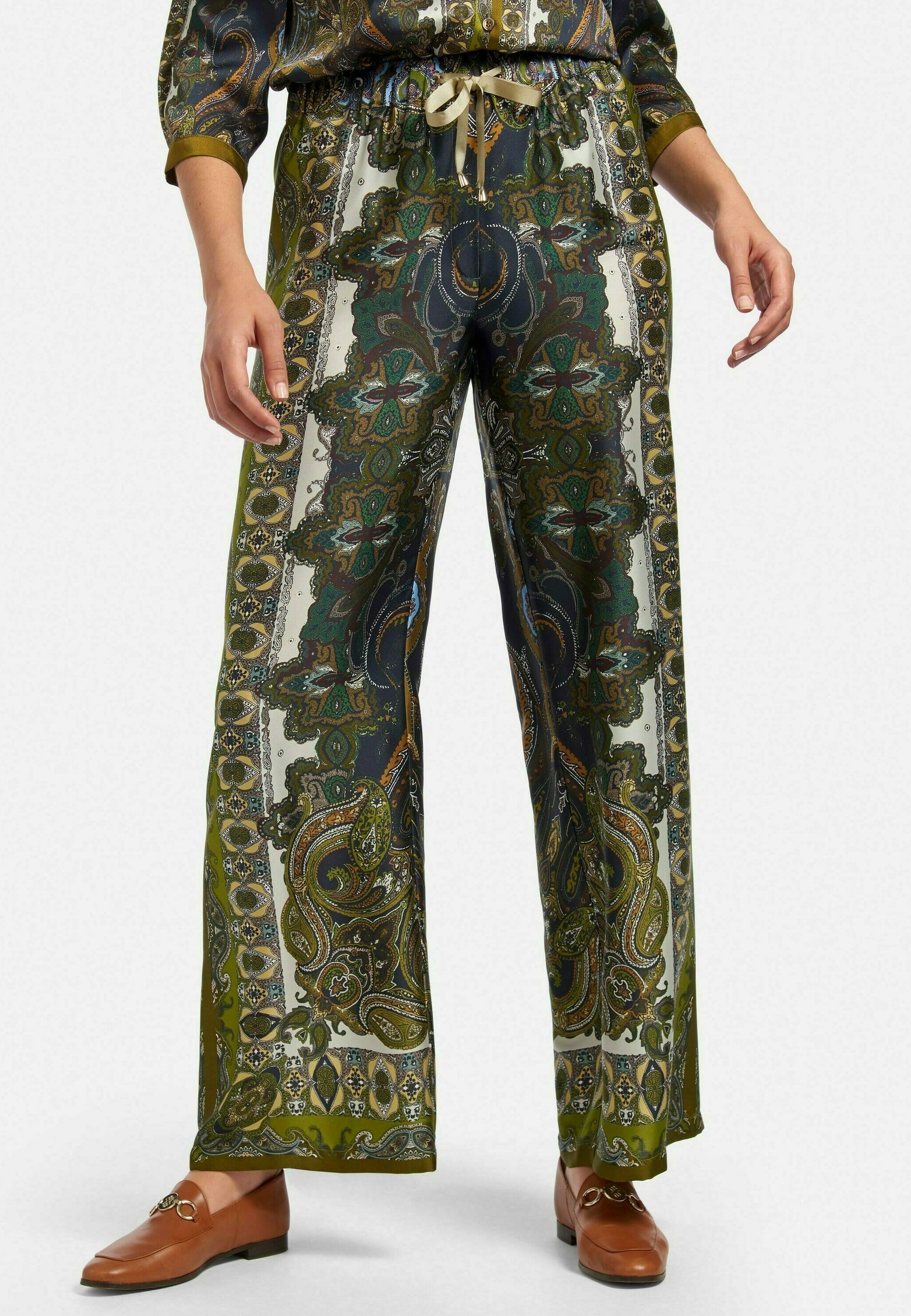 Emilia Lay Pantaloni - grün/multicolor/verde - Zalando.it