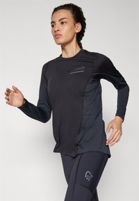 Norrøna SENJA EQUALISER LIGHTWEIGHT LONG SLEEVE - Top dugih rukava - caviar