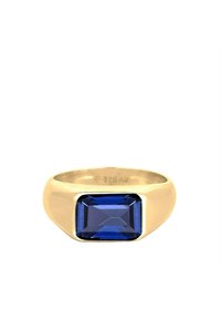 Guldring med en rektangulär blå steninfattning. Bandet är slätt och brett med en ingraverad "925 Ag" som indikerar sterlingsilver.