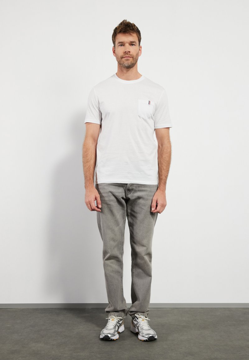 Pier One 2 PACK  - T-shirts - sky captain/bright white