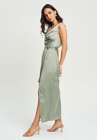 CHANCERY ASHTEN - Maxikleid - sage green