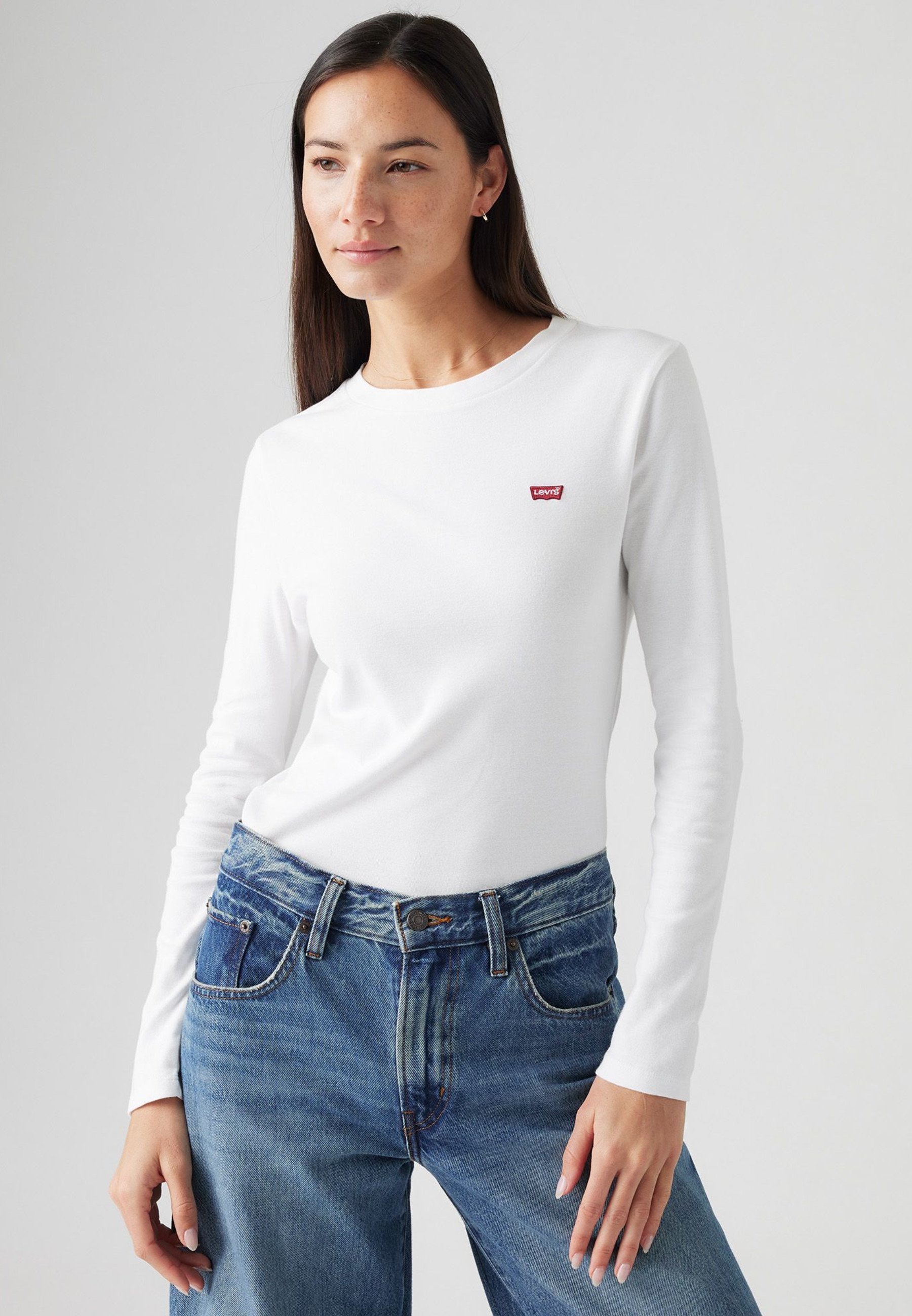 LOVFEE Women's Basic Round Neck Half-Sleeve Tee - Plain Fitted T-Shirt, Soft Cotton Spandex Blend (White, Medium)
