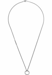 Collana in argento caratterizzata da un pendente circolare con accenti testurizzati, appesa a una delicata catena sottile con chiusura a gancio.
