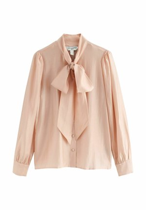 Blassrosa Bluse mit einer Schleife am Kragen, langen Ärmeln, Knopfleiste und leicht gepufften Schultern, aus glattem Stoff gefertigt.