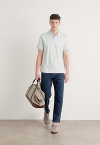 Thumbnail Image 2