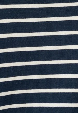 Tela azul marino con rayas horizontales blancas espaciadas uniformemente, mostrando textura y patrón de tejido.