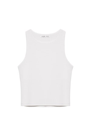 Haut court blanc sans manches avec un col rond haut, fabriqué en tissu lisse, posé à plat sur un fond blanc.