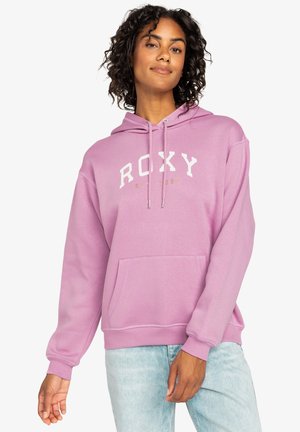 Fioletowa bluza z kapturem z przednią kieszenią, regulowanym sznurkiem przy kapturze i białym napisem "ROXY". Miękka tkanina o luźnym kroju.
