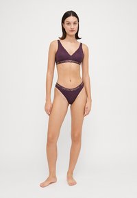 Emporio Armani THONG 2 PACK - String - mora blackberry