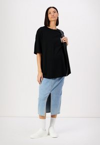 ONLY MATERNITY OLMPOP JOYFULL O NECK TEE - Marškinėliai su spaudiniu - black