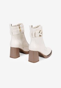 Bosanova CON TACÓN Y CREMALLERA - Botines camperos - beige