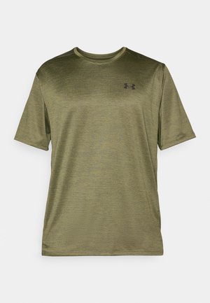 Olive rohelise lühikeste varrukatega T-särk ümmarguse kaelusega, millel on peen helesinine tekstuur ja must logo rinnal.