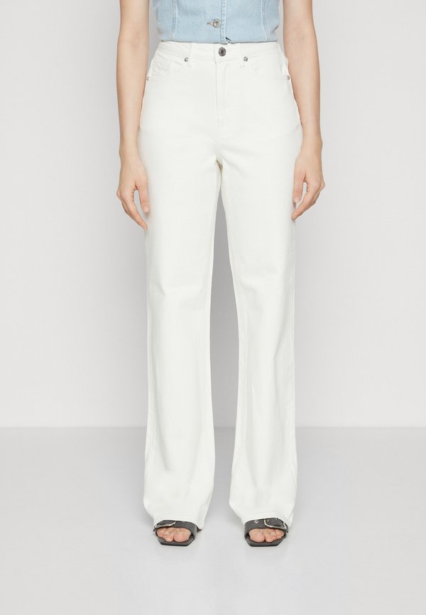 VMTESSA HR WIDE - Flared Jeans