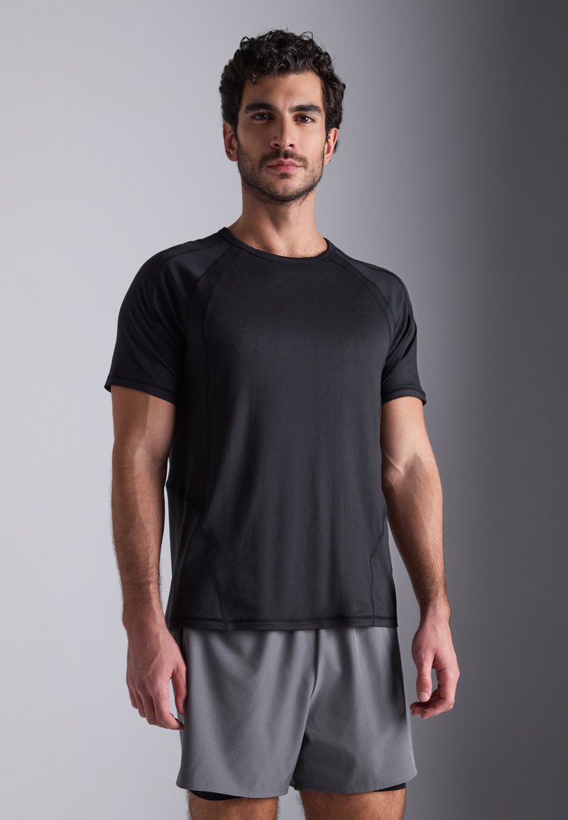 Pier One Sport REGULAR FIT SPORTS T-SHIRT - Paprasti marškinėliai - black