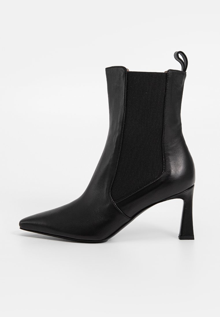 Pollini Enkellaarsjes met hoge hak zwart Pollini Enkellaarsjes met hoge hak zwart