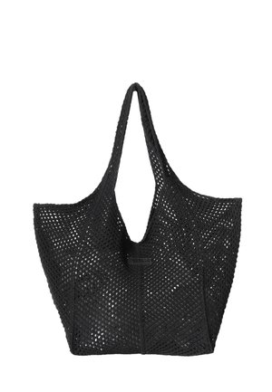 Fekete horgolt táskakosár széles fogantyúkkal és nyitott szövésmintával, fehér háttér előtt bemutatva.