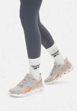 - Obuwie do biegania Turystyka